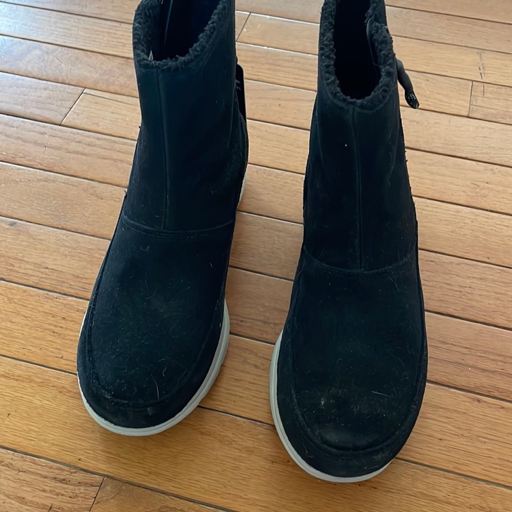 Sorel black womenswear boots